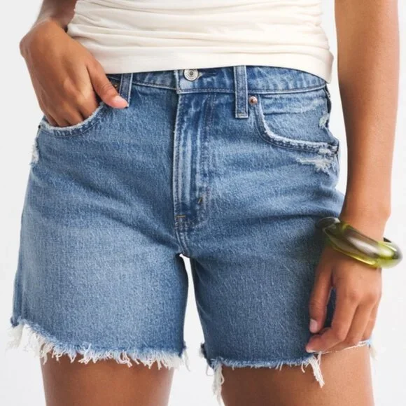 Abercrombie High Rise Dad Shorts in Medium Wash, 31 - Picture 1 of 7